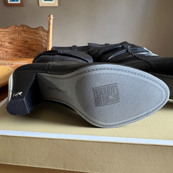 Michael Kors Boots - Picture 2 of 5